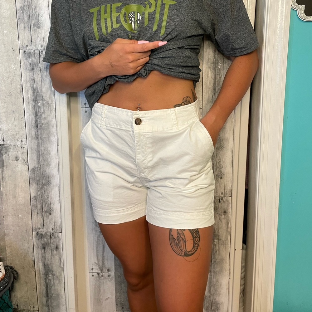 GAP WHITE SHORTS